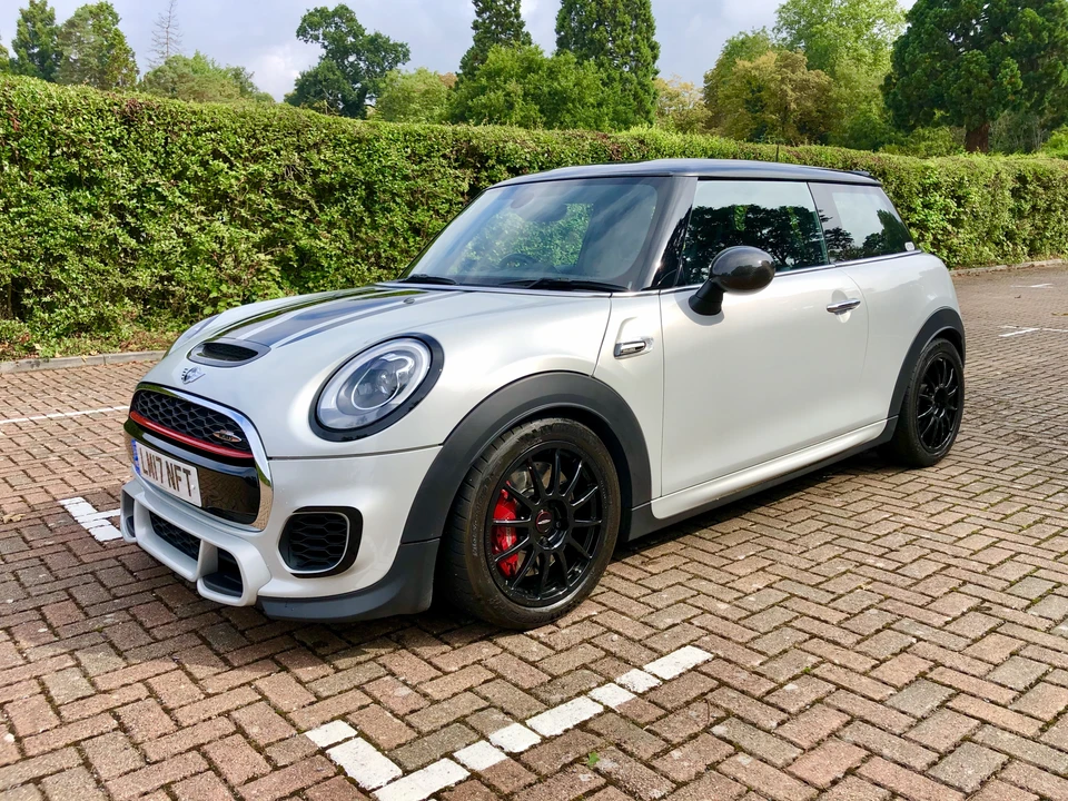 2017 Mini Mini 3rd Gen - Image 2 of 25
