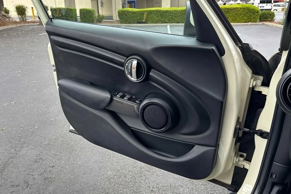 2017 Mini Mini 3rd Gen - Image 9 of 18