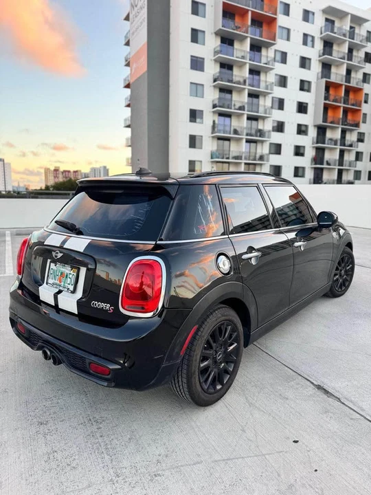 2017 Mini Mini Cooper S 3rd Gen - Image 5 of 10