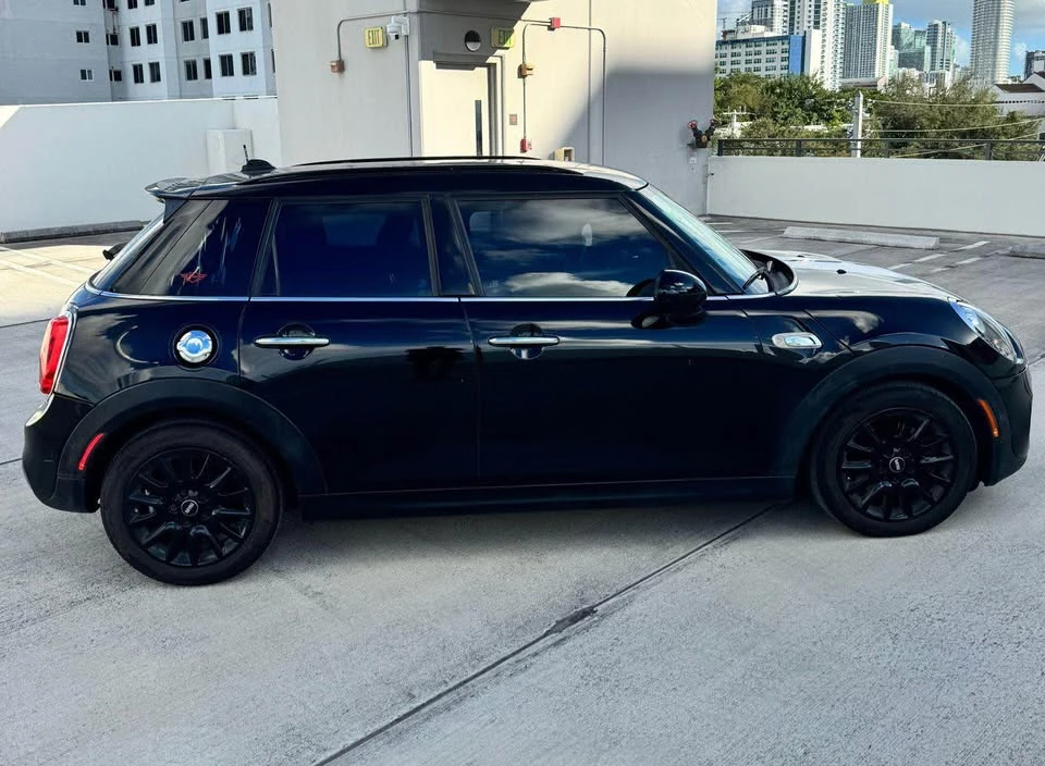2017 Mini Mini Cooper S 3rd Gen - Image 9 of 10