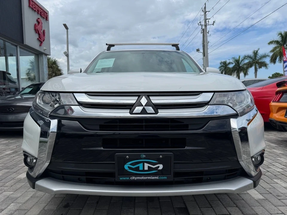 2017 Mitsubishi Outlander - Image 3 of 21