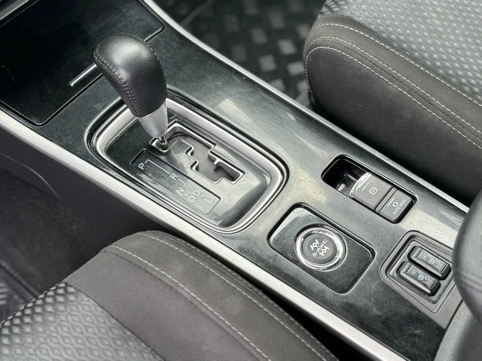2017 Mitsubishi Outlander - Image 16 of 21