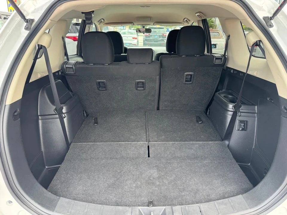 2017 Mitsubishi Outlander - Image 9 of 21