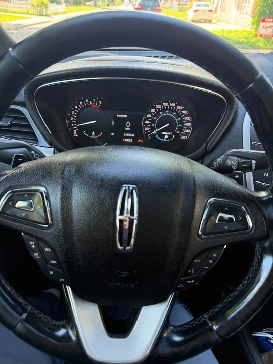 2017 Lincoln MKC - Image 9 of 10