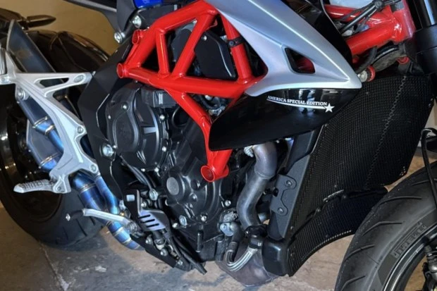 2017 MV Agusta Brutale - Image 6 of 7
