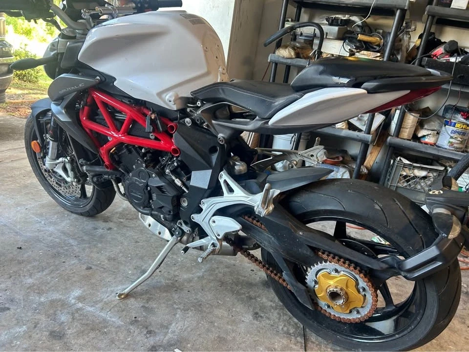 2017 MV Agusta Brutale - Image 5 of 6