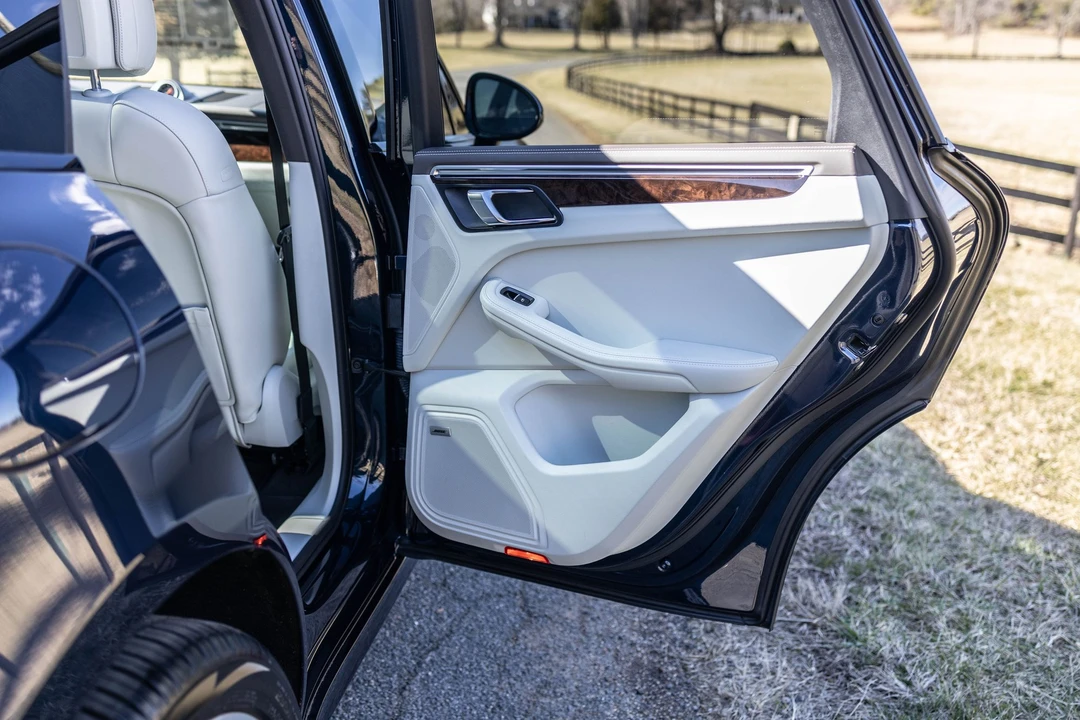 2017 Porsche Macan GTS - Image 14 of 21