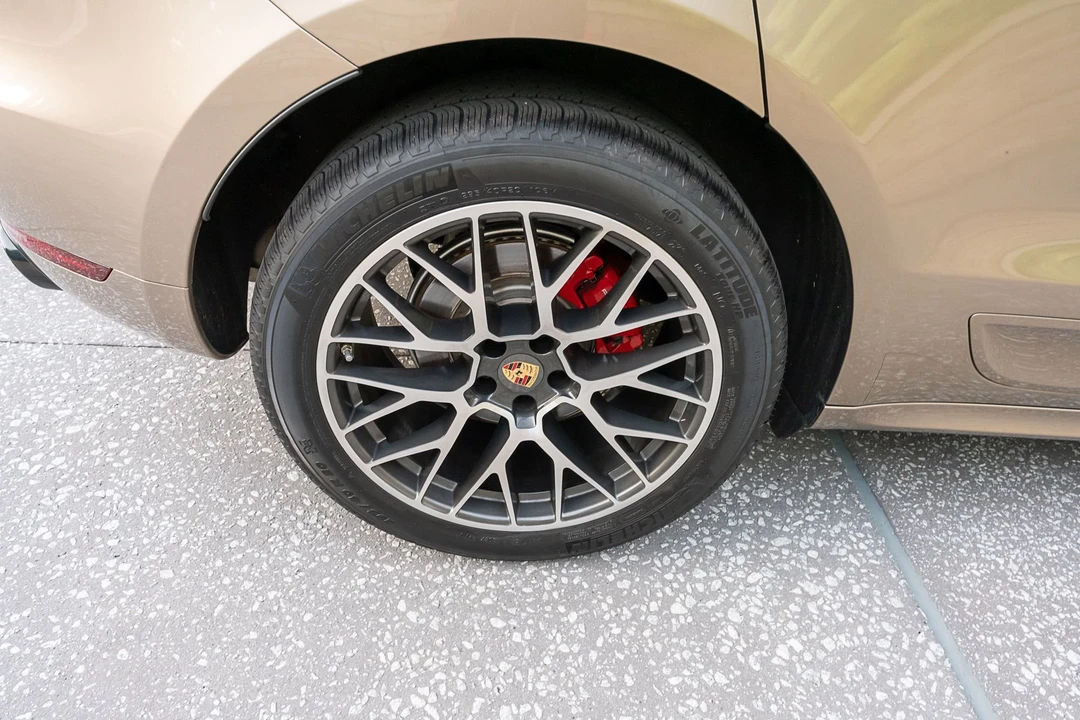 2017 Porsche Macan GTS - Image 10 of 14