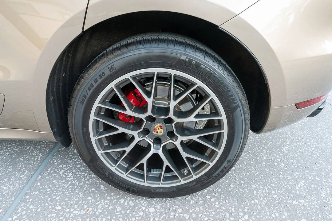 2017 Porsche Macan GTS - Image 12 of 14
