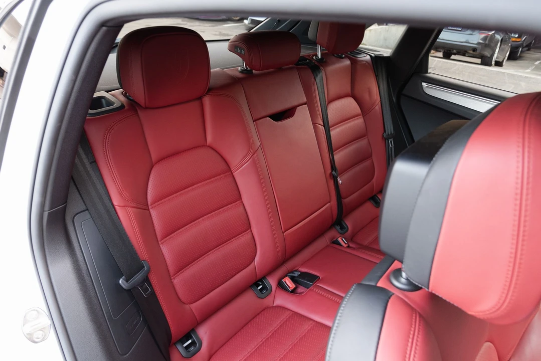 2017 Porsche Macan GTS - Image 17 of 31
