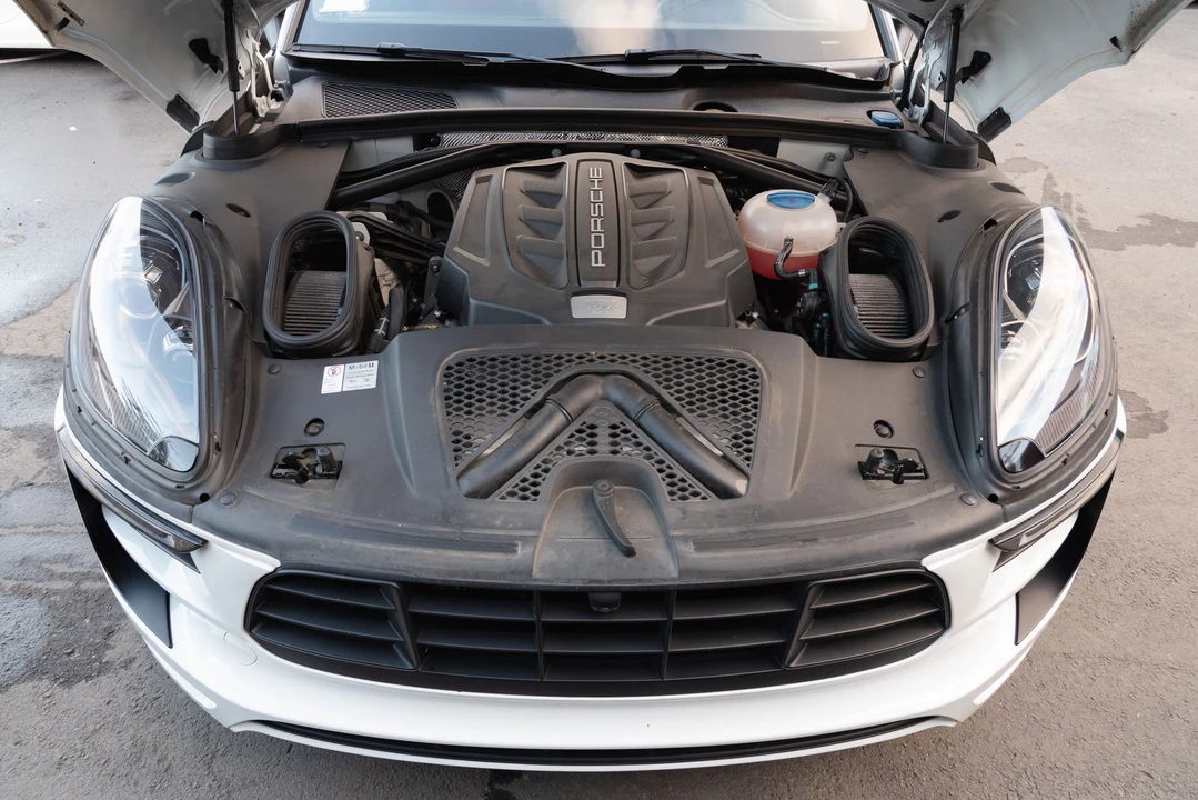 2017 Porsche Macan GTS - Image 5 of 31