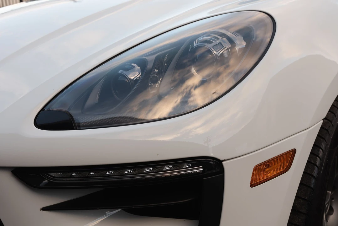 2017 Porsche Macan GTS - Image 3 of 31