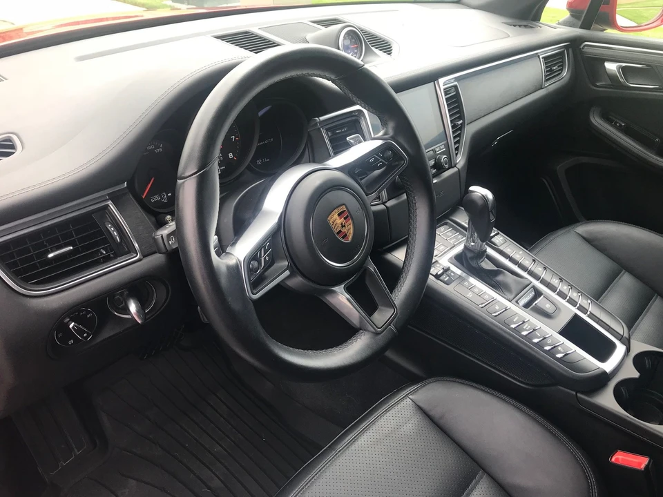 2017 Porsche Macan GTS - Image 10 of 19
