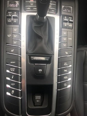 2017 Porsche Macan GTS - Image 13 of 19