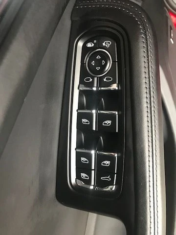 2017 Porsche Macan GTS - Image 16 of 19