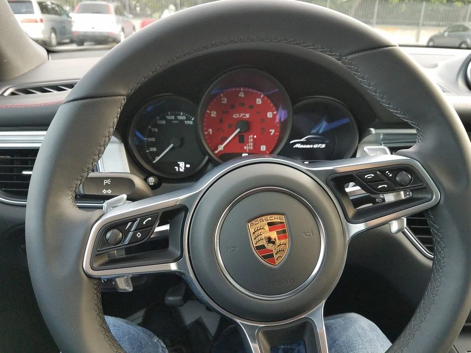 2017 Porsche Macan GTS - Image 8 of 15
