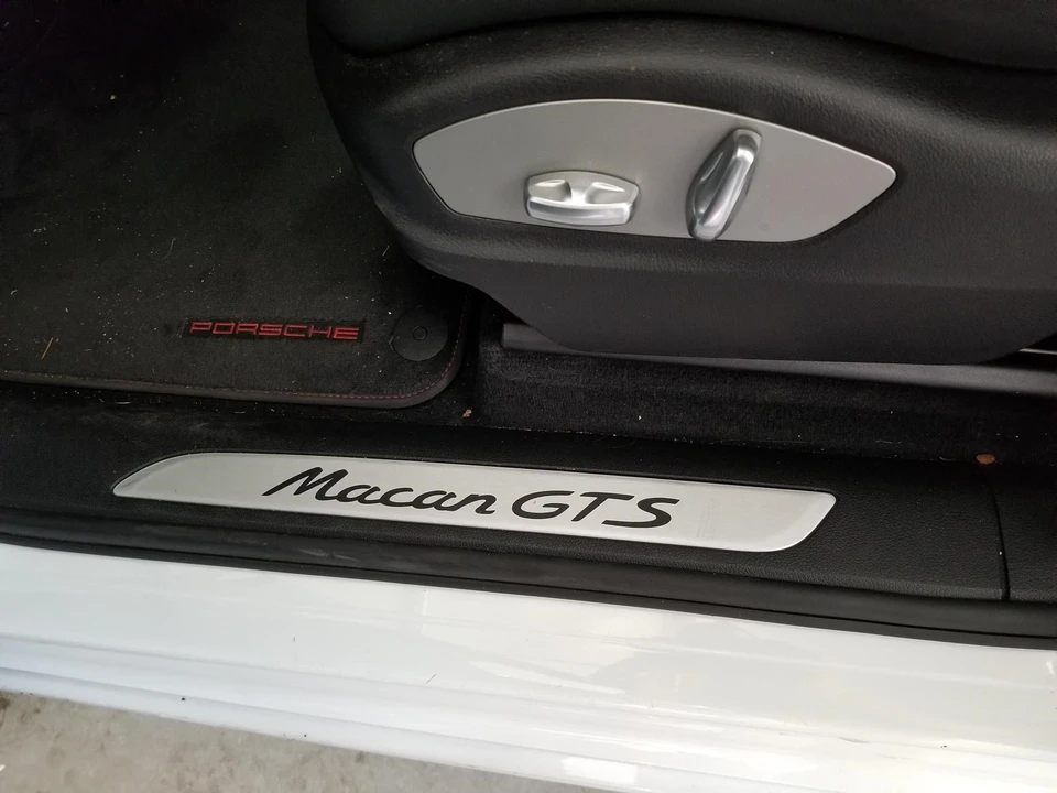 2017 Porsche Macan GTS - Image 13 of 15