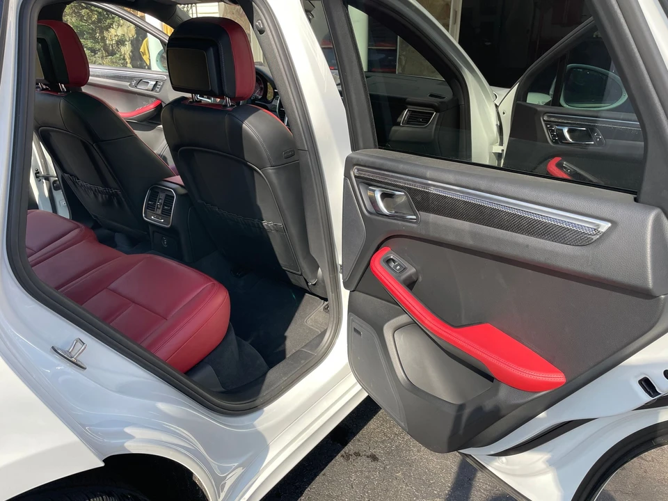 2017 Porsche Macan GTS - Image 11 of 31