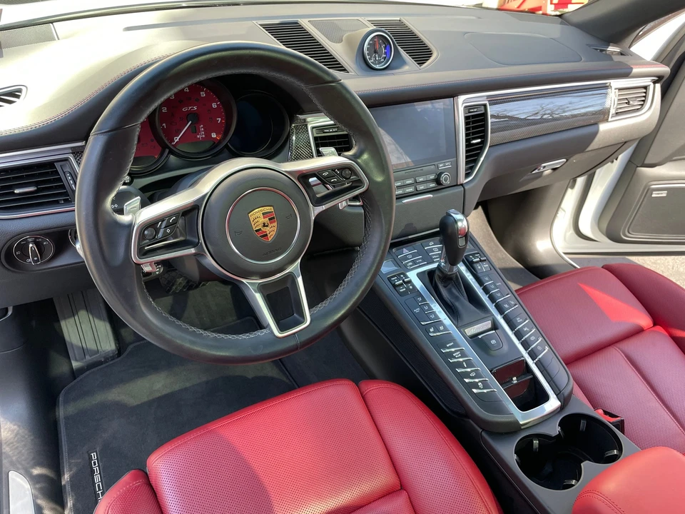 2017 Porsche Macan GTS - Image 16 of 31