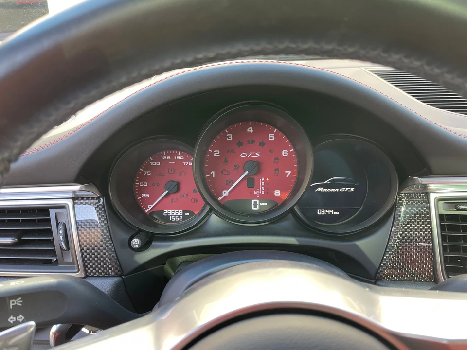 2017 Porsche Macan GTS - Image 18 of 31