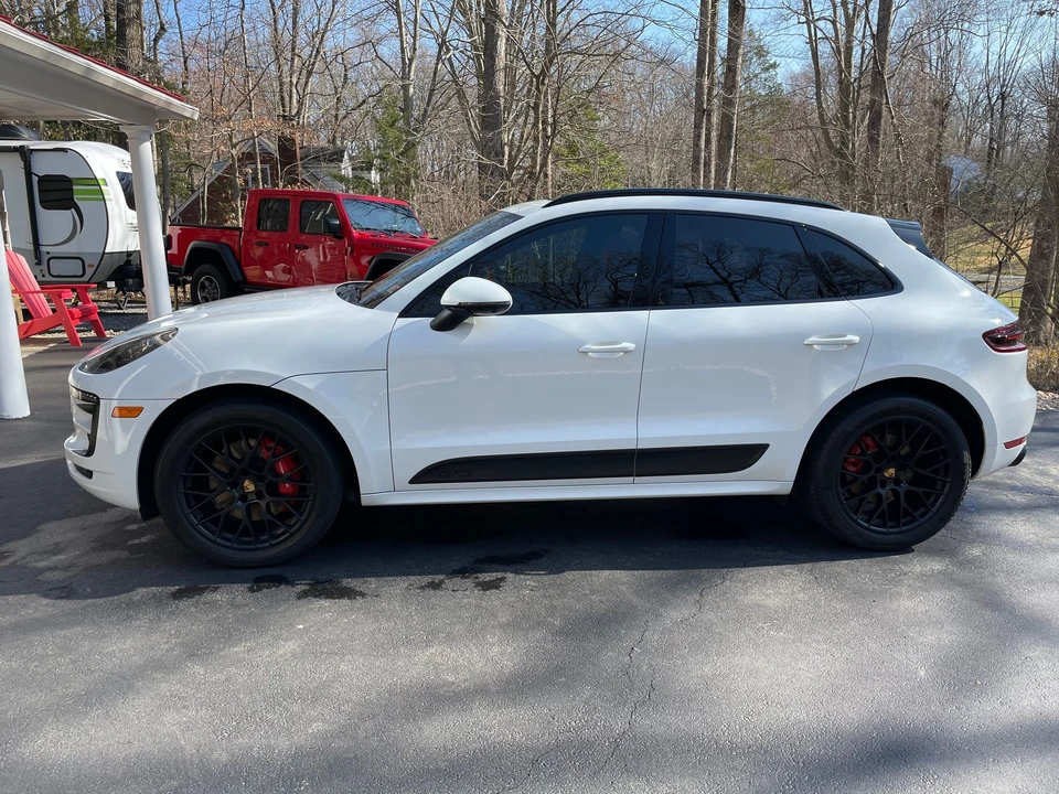 2017 Porsche Macan GTS - Image 4 of 31