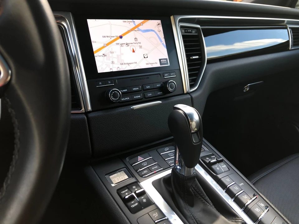 2017 Porsche Macan GTS - Image 5 of 8