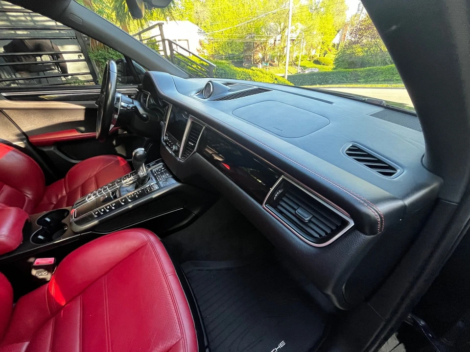 2017 Porsche Macan GTS - Image 16 of 19