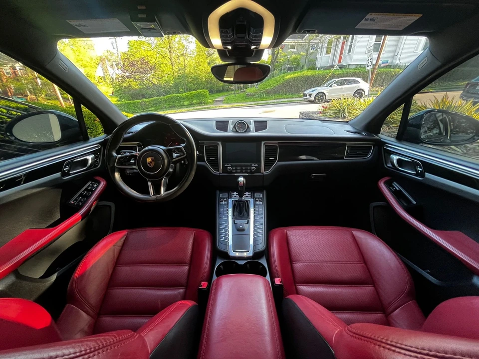 2017 Porsche Macan GTS - Image 17 of 19