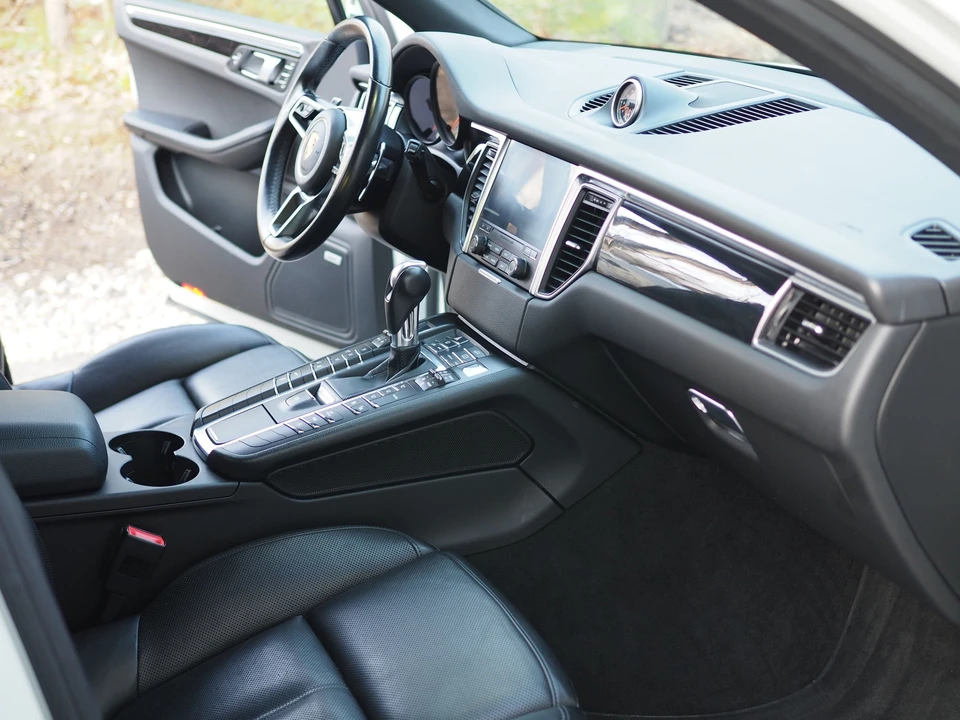 2017 Porsche Macan S - Image 6 of 15