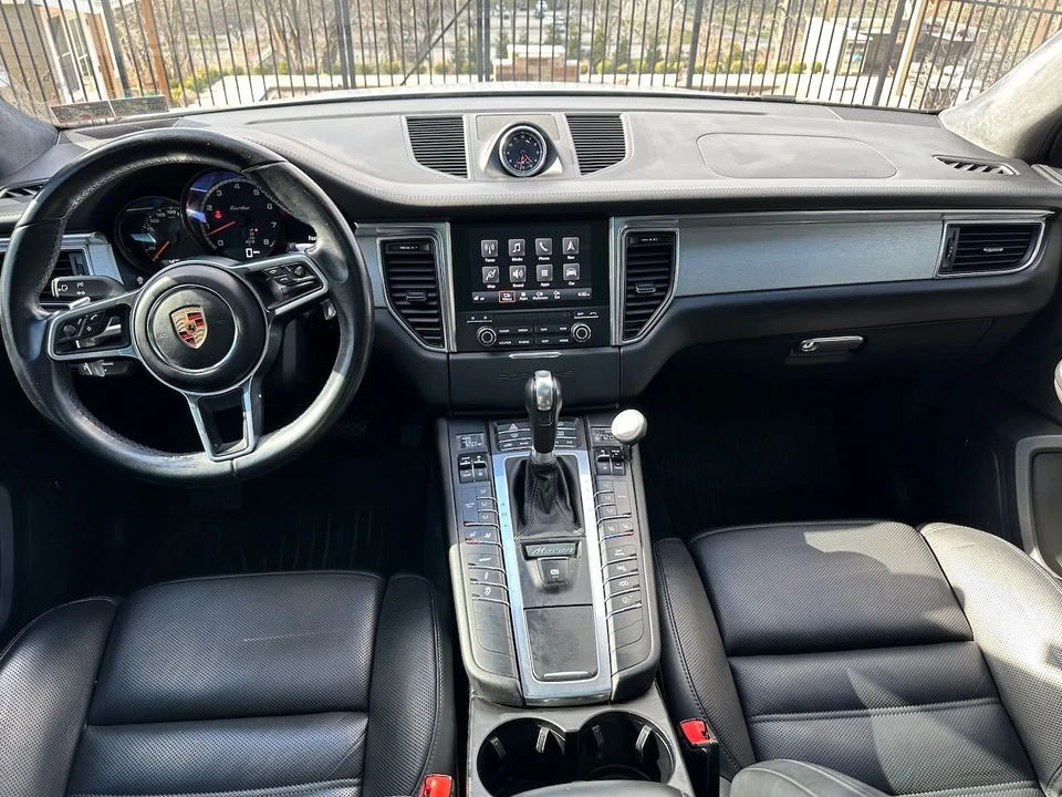 2017 Porsche Macan Turbo - Image 8 of 22
