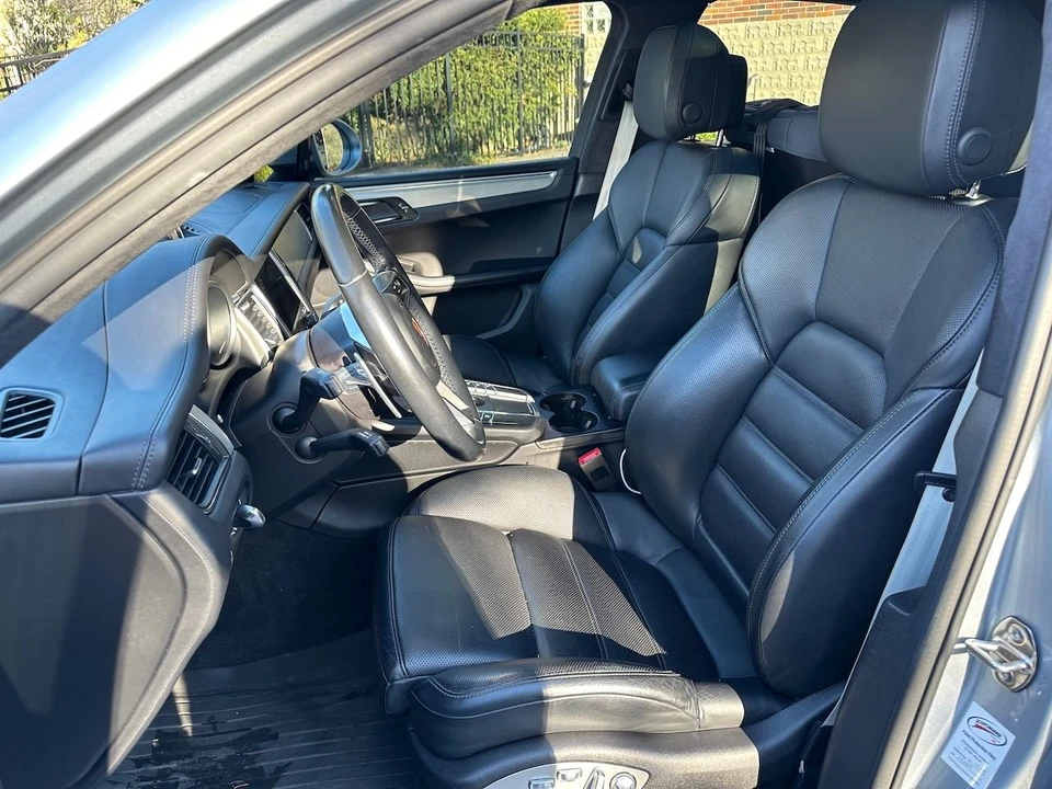 2017 Porsche Macan Turbo - Image 9 of 22