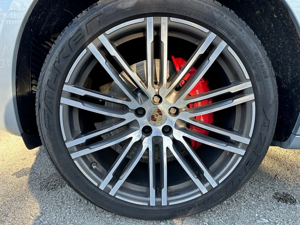 2017 Porsche Macan Turbo - Image 19 of 22