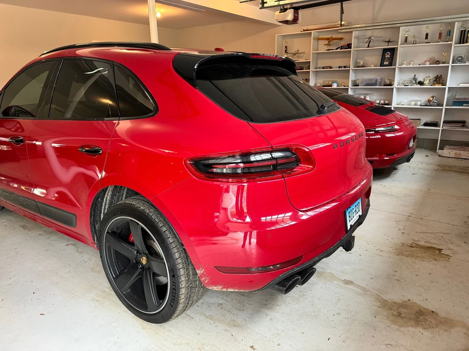 2017 Porsche Macan Turbo - Image 17 of 31