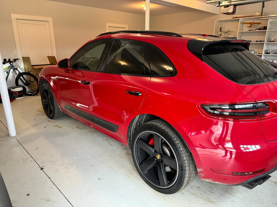 2017 Porsche Macan Turbo - Image 16 of 31