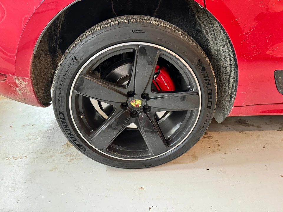 2017 Porsche Macan Turbo - Image 30 of 31