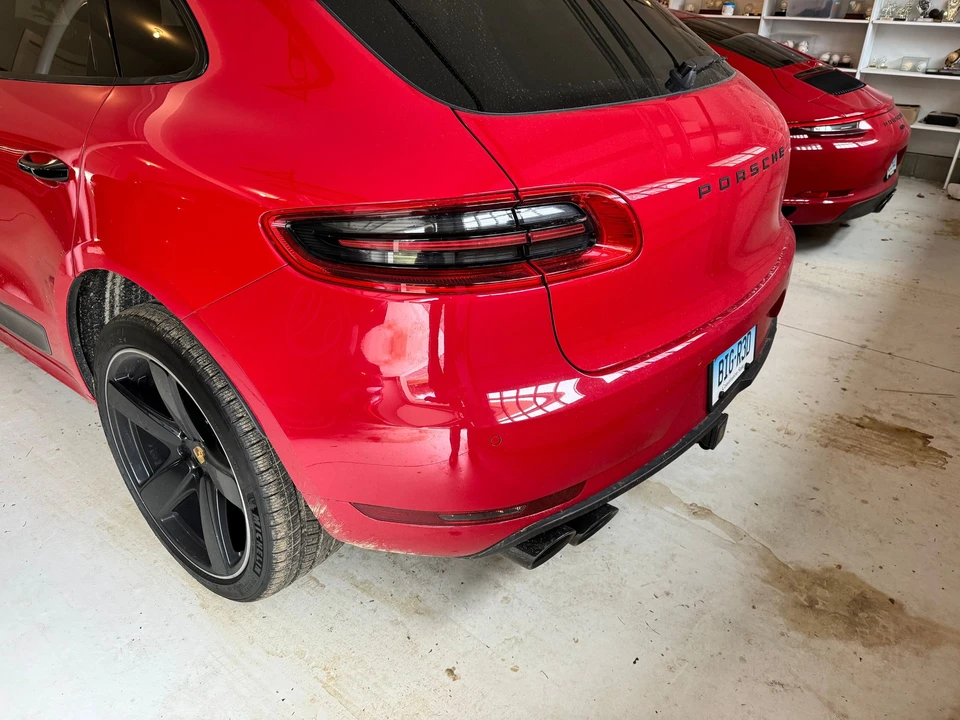 2017 Porsche Macan Turbo - Image 24 of 31