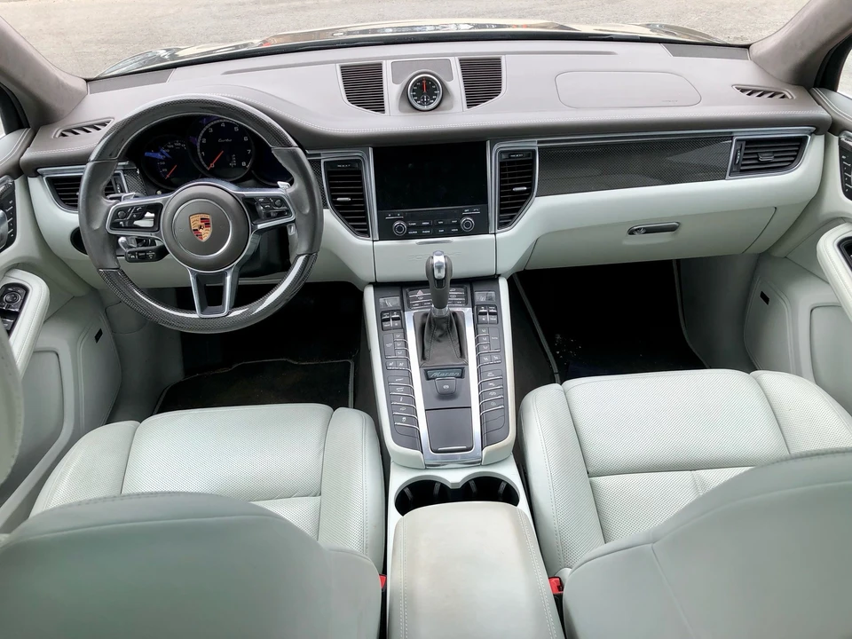 2017 Porsche Macan Turbo - Image 4 of 31