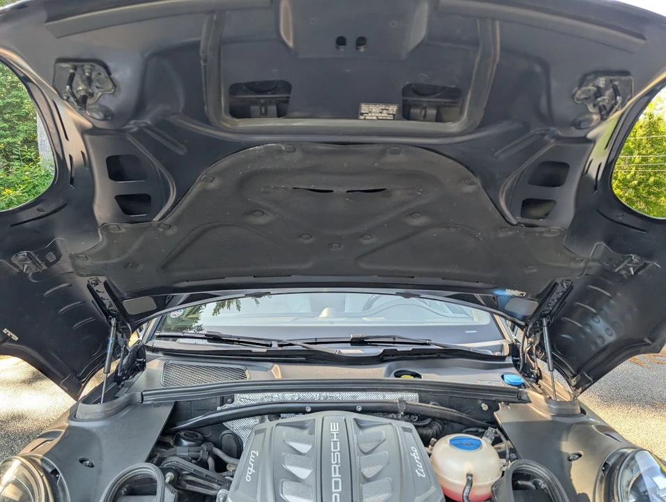 2017 Porsche Macan Turbo - Image 9 of 31