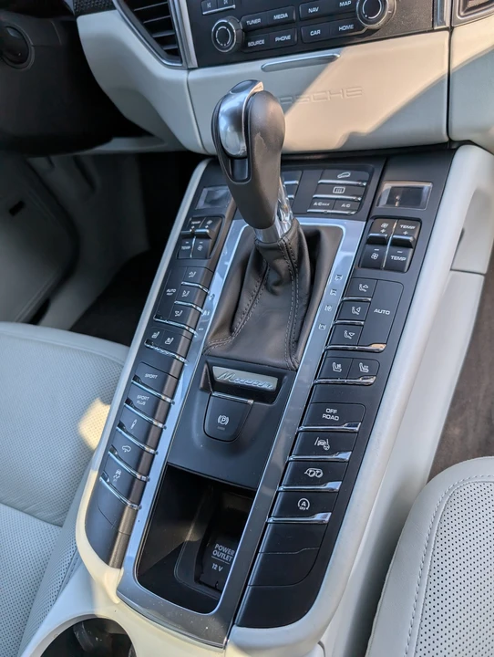 2017 Porsche Macan Turbo - Image 31 of 31