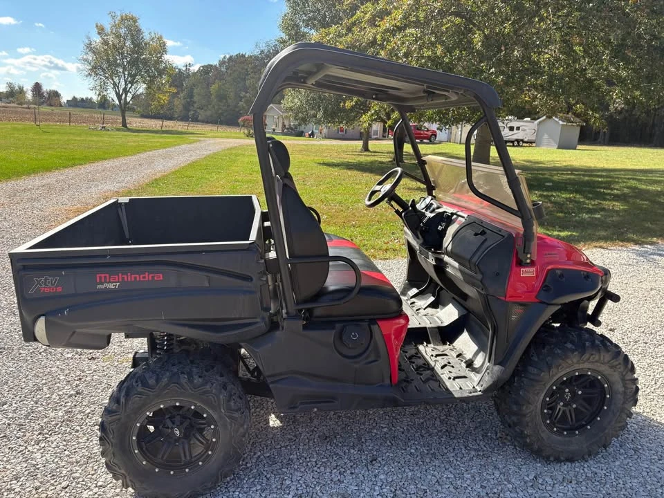 2017 Mahindra - Image 2 of 7