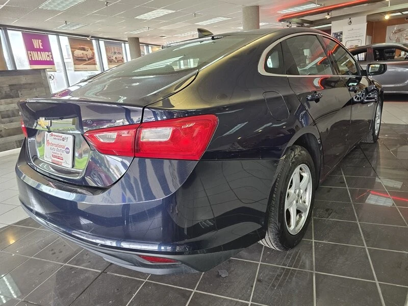 2017 Chevrolet Malibu - Image 4 of 4