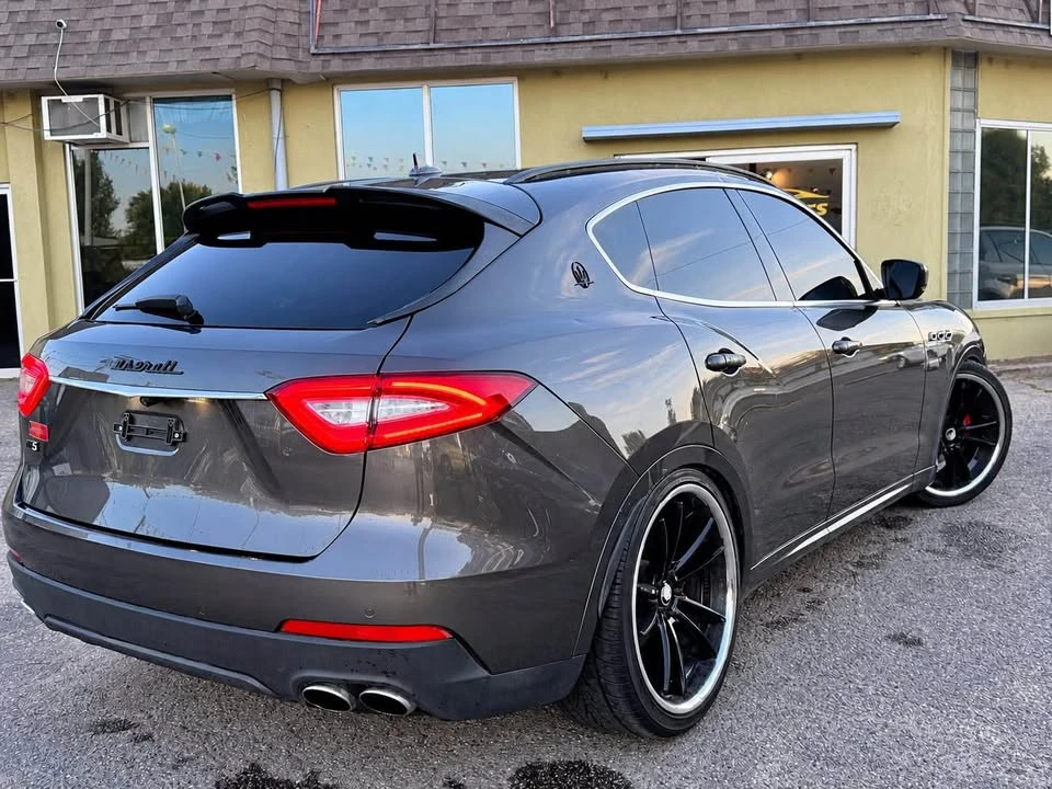 2017 Maserati Levante GTS - Image 6 of 10