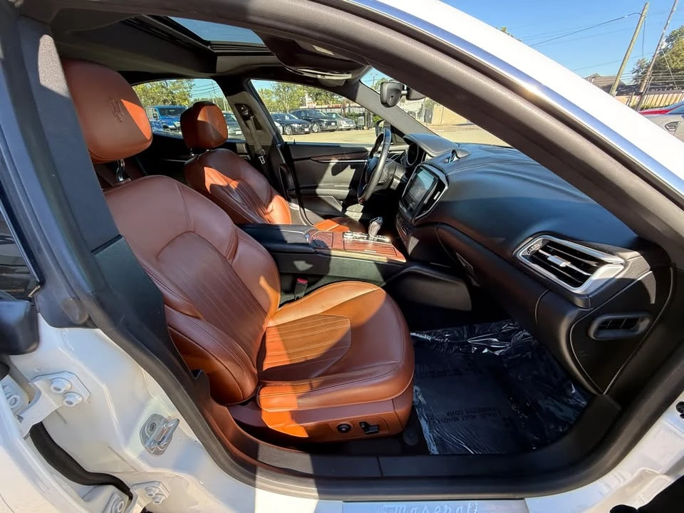 2017 Maserati Ghibli 3rd Gen - Image 15 of 18