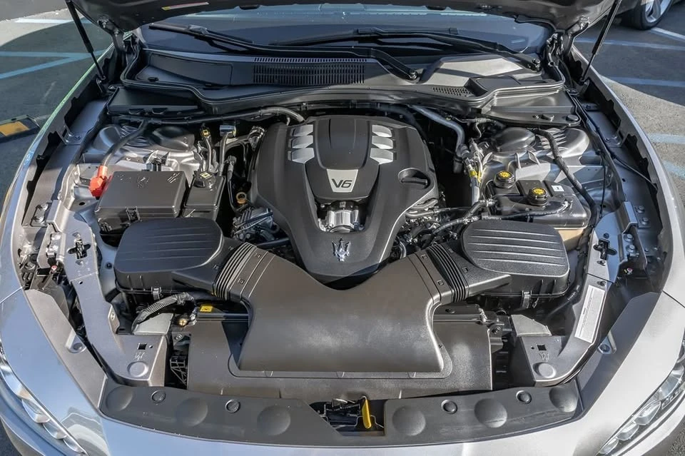 2017 Maserati Ghibli 3rd Gen - Image 9 of 15