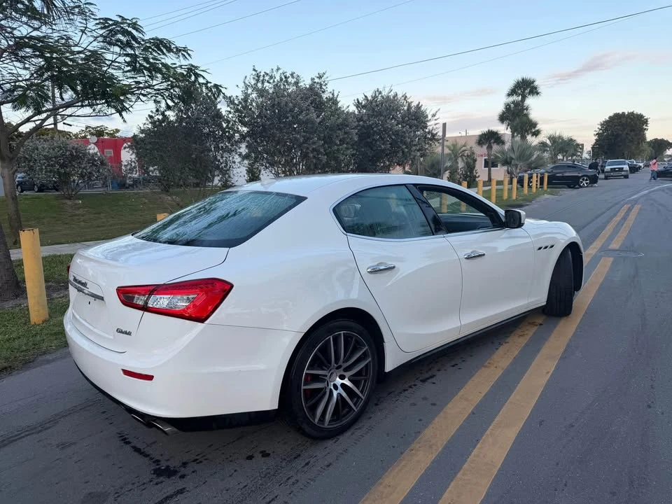 2017 Maserati Ghibli 3rd Gen - Image 5 of 10