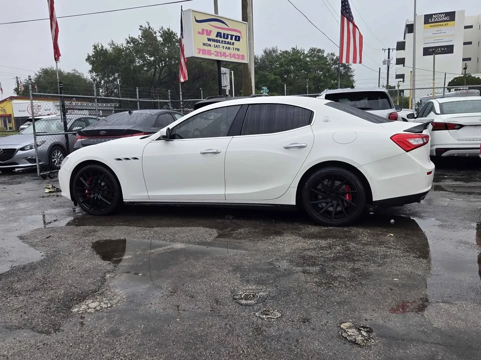 2017 Maserati Ghibli 3rd Gen - Image 5 of 7