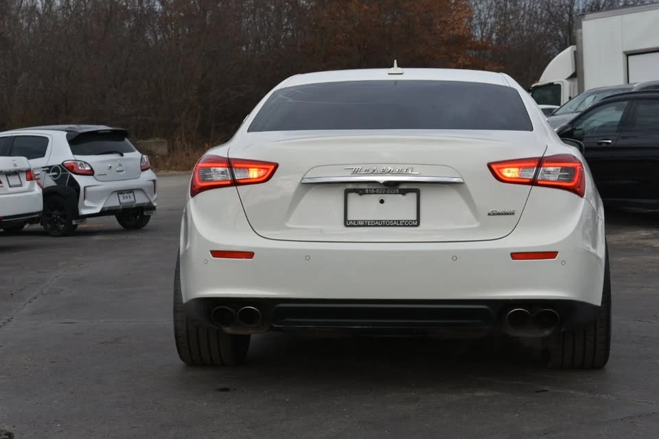2017 Maserati Ghibli 3rd Gen - Image 5 of 19