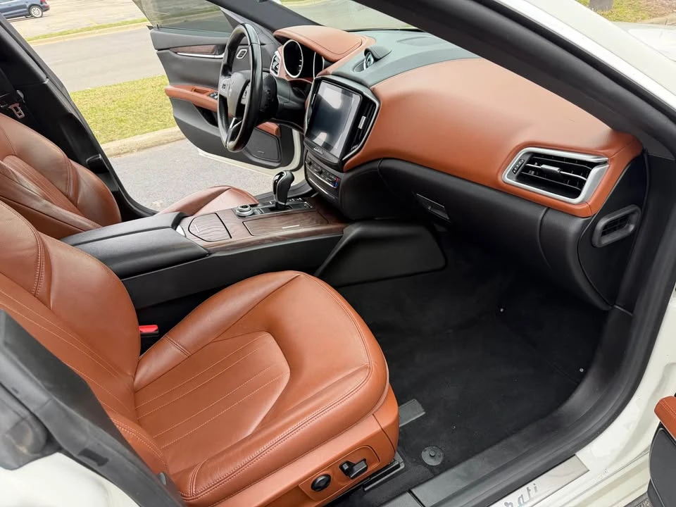 2017 Maserati Ghibli 3rd Gen - Image 16 of 20