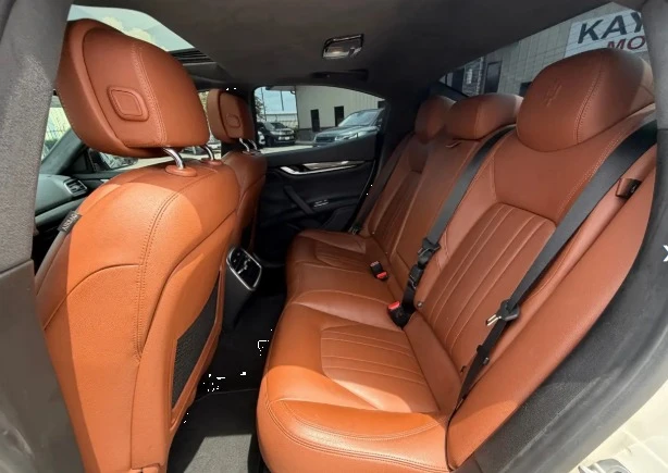 2017 Maserati Ghibli 3rd Gen - Image 11 of 12