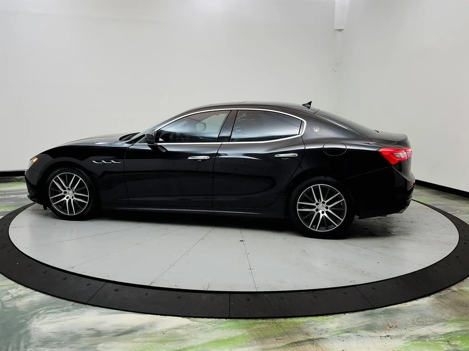 2017 Maserati Ghibli 3rd Gen - Image 7 of 31